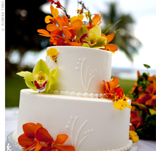 Wedding cake tropical flowers
