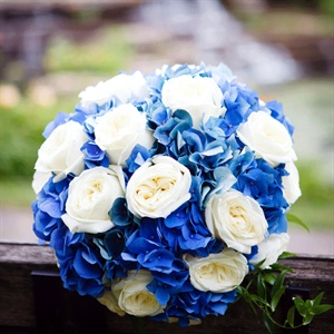 Wedding flowers tied bouquets blue brown
