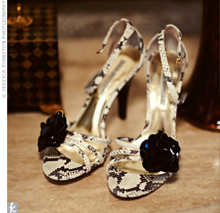 black-and-white wedding accessories